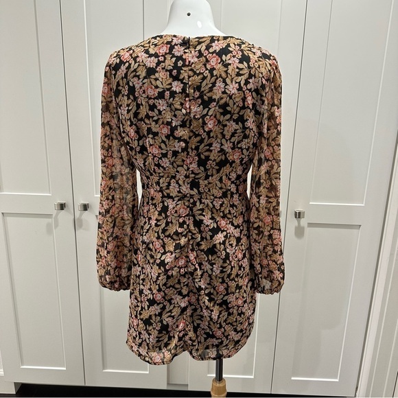 Nasty Gal Floral V Neck Fitted Mini Dress - Picture 9 of 12